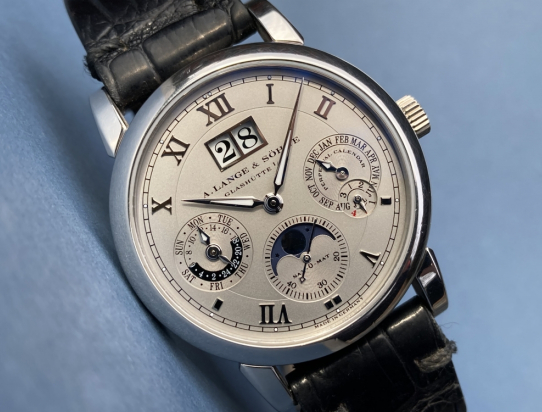 2010 Langematik Perpetual 310.025 Cal 922.1 Platinum + Extra Platinum Wellendorf bracelet excl links + Original Box winder+ Documentation
